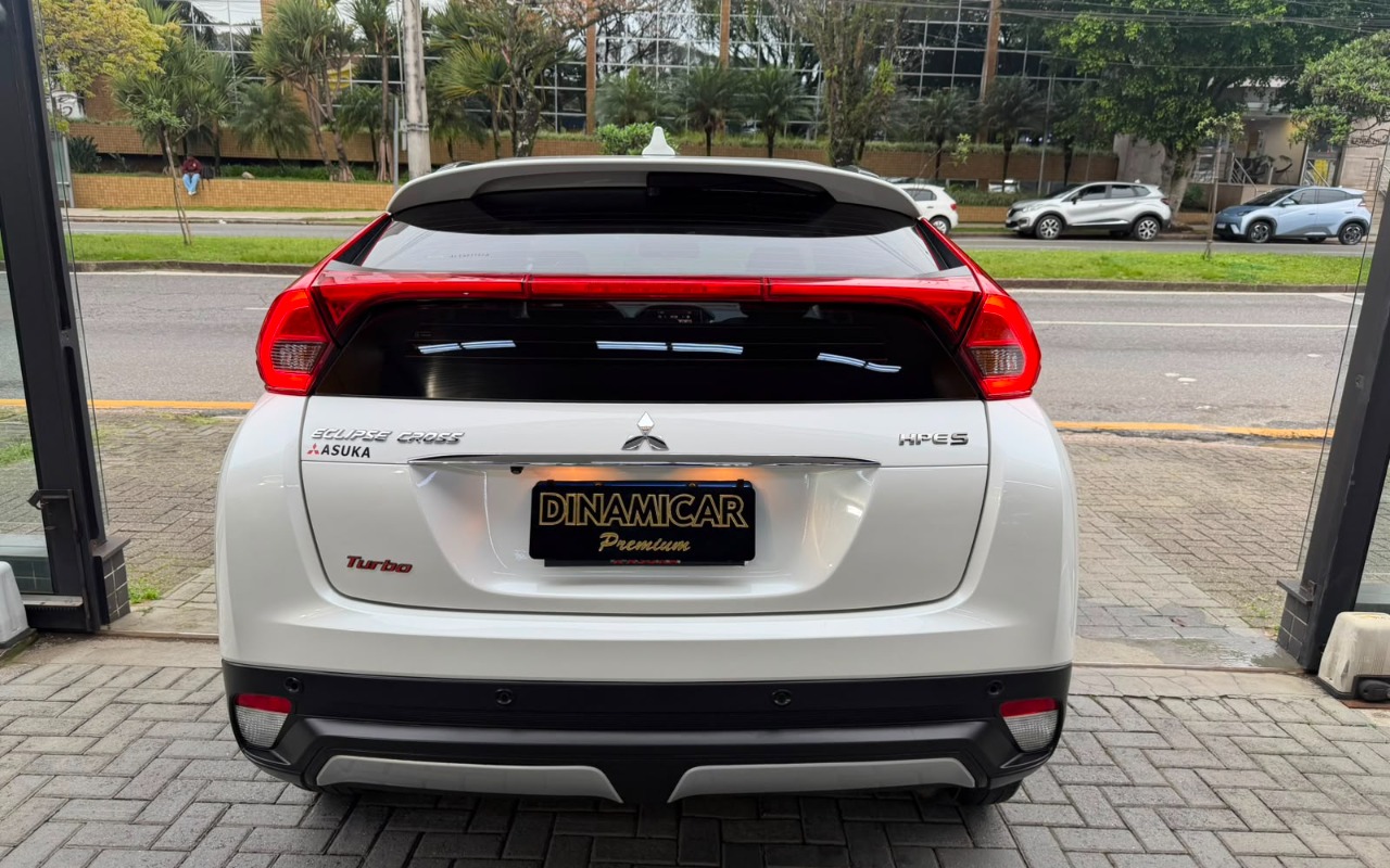 imagem-https://www.socarrao.com.br/sc-vehicle-images-prod/3239864/1786742052695-V2hhdHNBcHAgSW1hZ2UgMjAyNi0wOC0xNCBhdCAxNi4yNC4yNSAoMykuanBlZw.jpeg