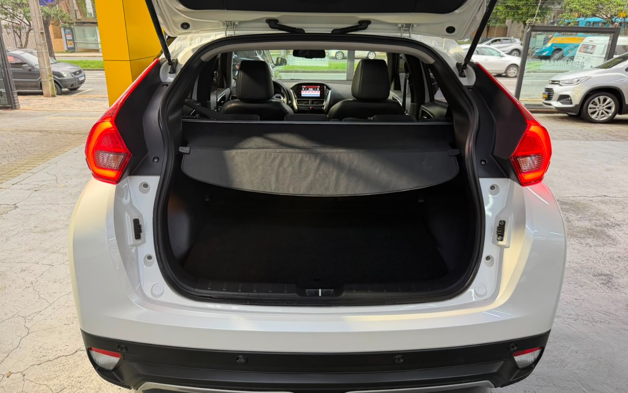 imagem-https://www.socarrao.com.br/sc-vehicle-images-prod/3239864/1786742053804-V2hhdHNBcHAgSW1hZ2UgMjAyNi0wOC0xNCBhdCAxNi4yNC4yMyAoMSkuanBlZw.jpeg