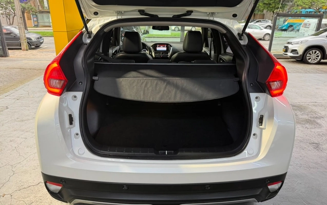 imagem-https://www.socarrao.com.br/sc-vehicle-images-prod/3239864/1786742053804-V2hhdHNBcHAgSW1hZ2UgMjAyNi0wOC0xNCBhdCAxNi4yNC4yMyAoMSkuanBlZw.jpeg