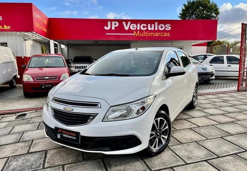 Chevrolet Onix 2015 Branco — foto 1 de 3