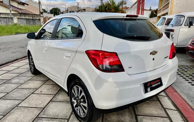 imagem-https://www.socarrao.com.br/sc-vehicle-images-prod/32451/1785444776698-7573019_6_B_33df609a59.jpeg