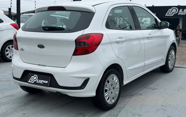 imagem-https://www.socarrao.com.br/sc-vehicle-images-prod/3255424/1786793669669-003_800fbd2b9557668b99ff21da6ab93b9f.jpeg