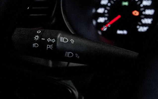 imagem-https://www.socarrao.com.br/sc-vehicle-images-prod/3255460/1786798638758-8374081_13_B_54748ba1c9.jpeg