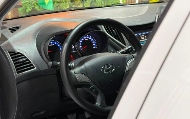 imagem-https://www.socarrao.com.br/sc-vehicle-images-prod/3255642/1786800083552-vehicle_image_1786800067_41b590c6949731c1d24ae5fb78ffb49c.jpeg