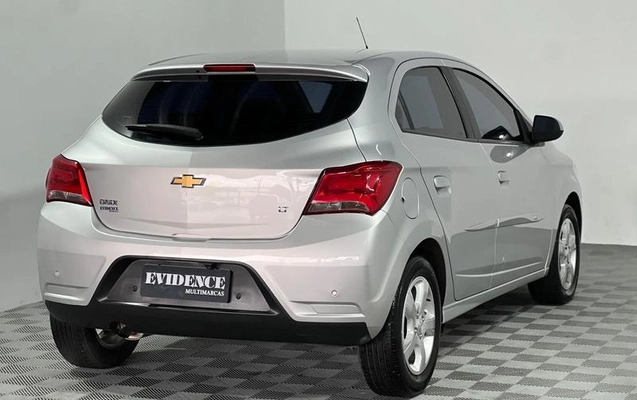 imagem-https://www.socarrao.com.br/sc-vehicle-images-prod/3255662/1786800653897-8379740_3_B_c0220ded87.jpeg