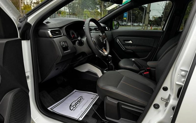 imagem-https://www.socarrao.com.br/sc-vehicle-images-prod/3255663/1789069784276-8369383_13_B_2d704f5887.jpeg