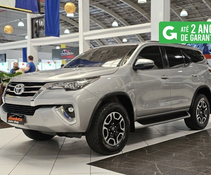 Toyota Hilux SW4 2019 Prata — foto 1 de 3