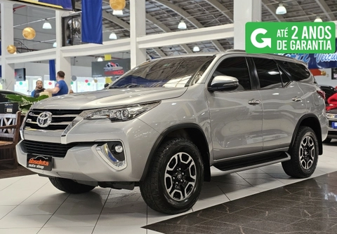 Toyota Hilux SW4 2019 Prata — foto 1 de 3