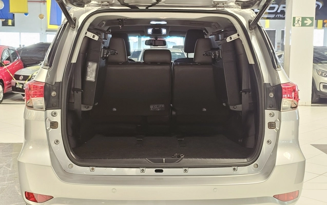 imagem-https://www.socarrao.com.br/sc-vehicle-images-prod/3255669/1786800701775-1_040006.jpg
