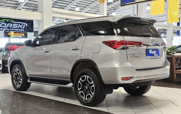 imagem-https://www.socarrao.com.br/sc-vehicle-images-prod/3255669/1786800701777-1_040003.jpg