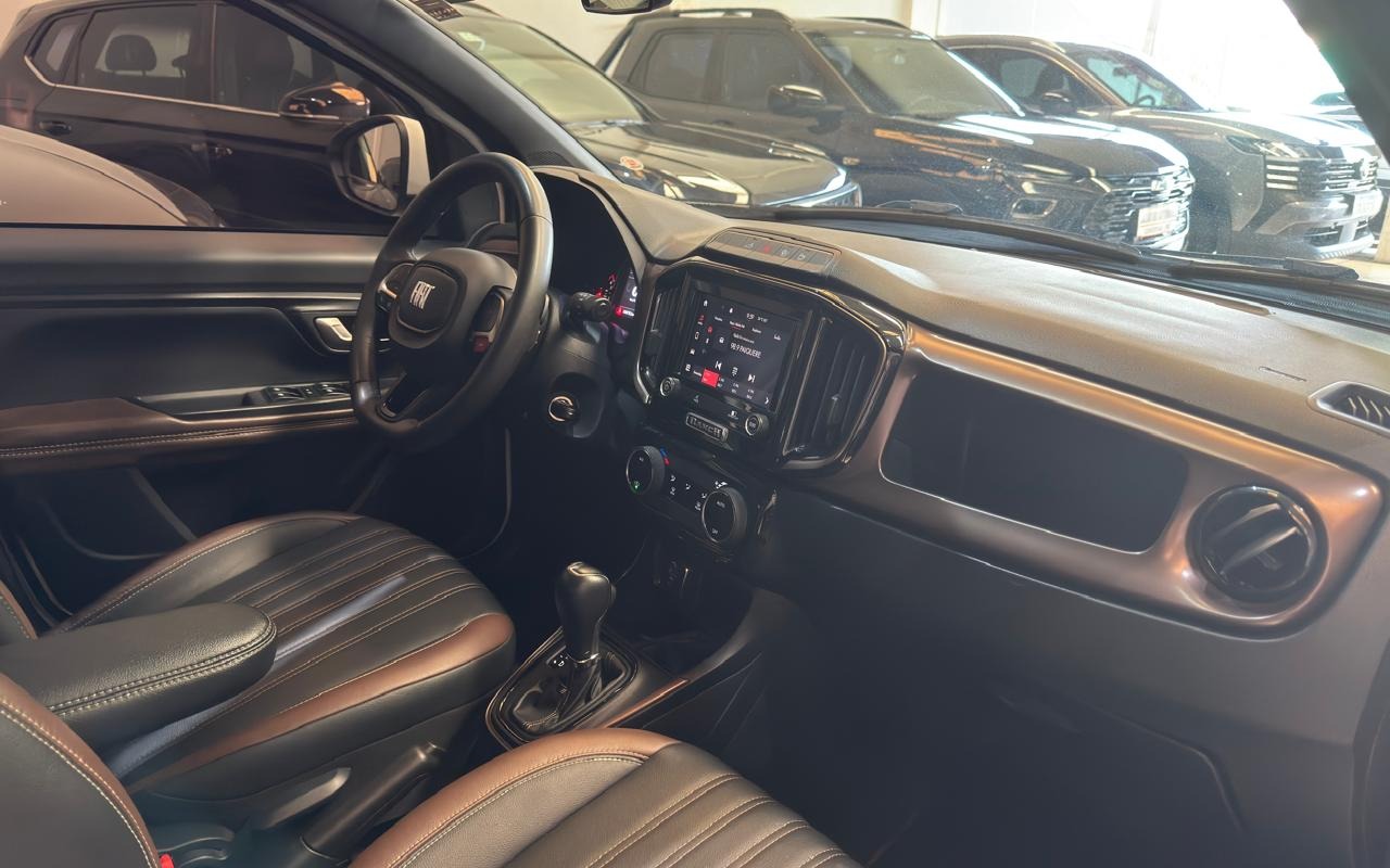imagem-https://www.socarrao.com.br/sc-vehicle-images-prod/3255696/1786801610450-V2hhdHNBcHAgSW1hZ2UgMjAyNi0wOC0xNSBhdCAxMC4xNi4zMSAoMykuanBlZw.jpeg