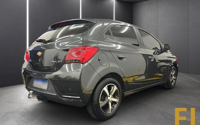 imagem-https://www.socarrao.com.br/sc-vehicle-images-prod/3255724/1790010532081-8374228_1_B_d5a0909b10.jpeg