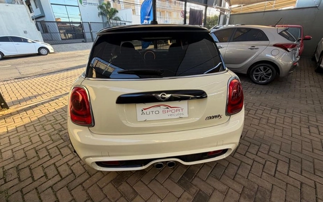 imagem-https://www.socarrao.com.br/sc-vehicle-images-prod/3255900/1786804861962-gb-da2fdf9.jpeg