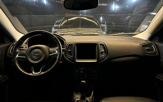 imagem-https://www.socarrao.com.br/sc-vehicle-images-prod/3255908/1786804848932-7_032620.jpg