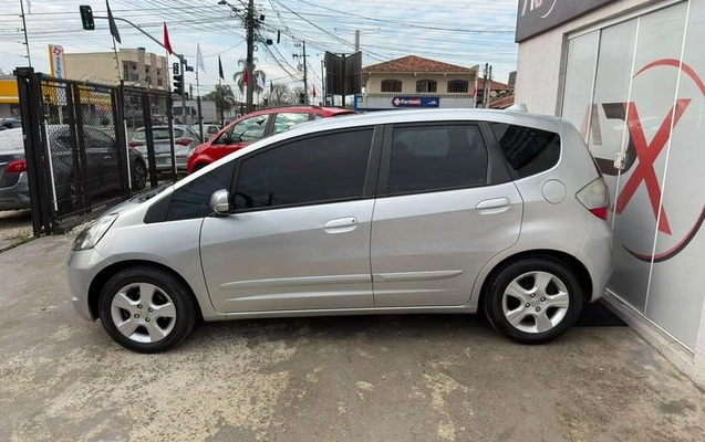 imagem-https://www.socarrao.com.br/sc-vehicle-images-prod/3255918/1787163347994-8383744_12_B_bb6a0ce01e.jpeg