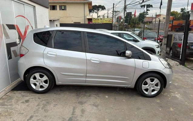 imagem-https://www.socarrao.com.br/sc-vehicle-images-prod/3255918/1787163347995-8383744_9_B_2363b30d10.jpeg