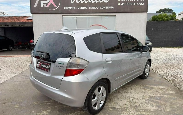 imagem-https://www.socarrao.com.br/sc-vehicle-images-prod/3255918/1787163347996-8383744_7_B_3f8492352c.jpeg