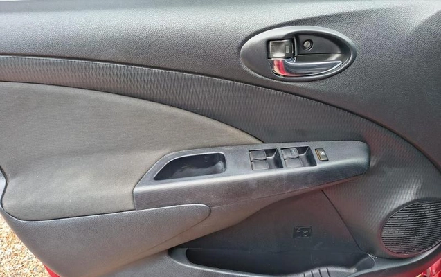 imagem-https://www.socarrao.com.br/sc-vehicle-images-prod/3256032/1787670887056-8352841_0_B_3f2e35cb99.jpeg
