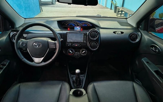 imagem-https://www.socarrao.com.br/sc-vehicle-images-prod/3256032/1787670887059-8352841_8_B_df6fcd0e3e.jpeg