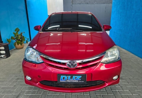 Toyota Etios 2016 Vermelho — foto 1 de 3