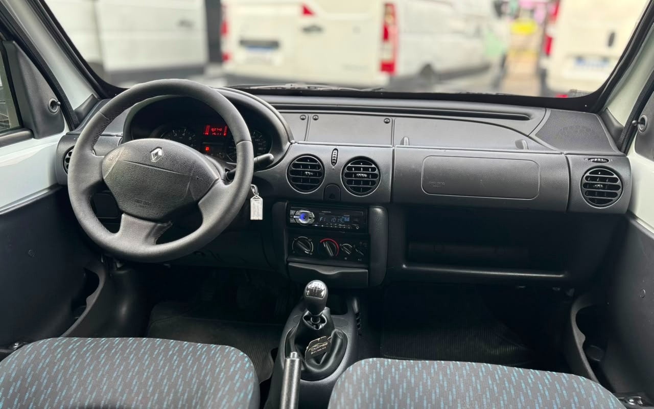 imagem-https://www.socarrao.com.br/sc-vehicle-images-prod/3256042/1786808908712-V2hhdHNBcHAgSW1hZ2UgMjAyNi0wOC0xMyBhdCAxNi41My4xMSAoMSkuanBlZw.jpeg