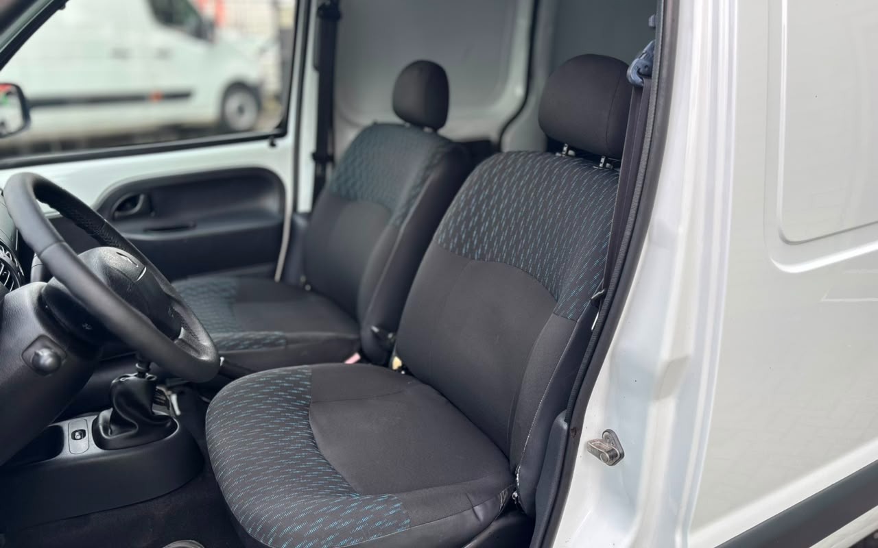 imagem-https://www.socarrao.com.br/sc-vehicle-images-prod/3256042/1786808908876-V2hhdHNBcHAgSW1hZ2UgMjAyNi0wOC0xMyBhdCAxNi41My4xMi5qcGVn.jpeg