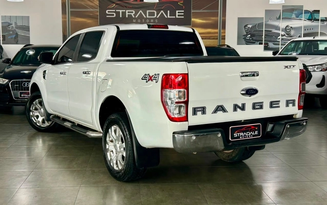 imagem-https://www.socarrao.com.br/sc-vehicle-images-prod/3256196/1786818245749-51a1bed76cc640e0b00c740c424c5b12_1786812559204.jpg