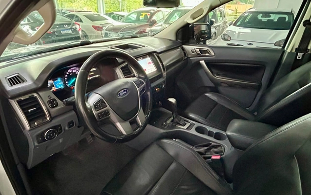 imagem-https://www.socarrao.com.br/sc-vehicle-images-prod/3256196/1786818245751-8ddd84434a0e4d88b6bb81bb38b505c4_1786812559181.jpg