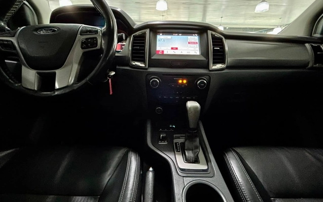 imagem-https://www.socarrao.com.br/sc-vehicle-images-prod/3256196/1786818245754-a897c769858343fe84fdbe0168e9f74f_1786812559199.jpg