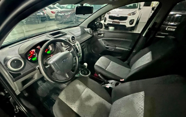 imagem-https://www.socarrao.com.br/sc-vehicle-images-prod/3256354/1786816000833-360d6575357546c7897465291949e769_1786813250960.jpg