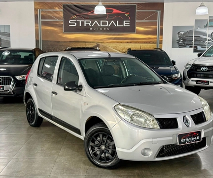 Renault Sandero 2010 Prata — foto 1 de 3