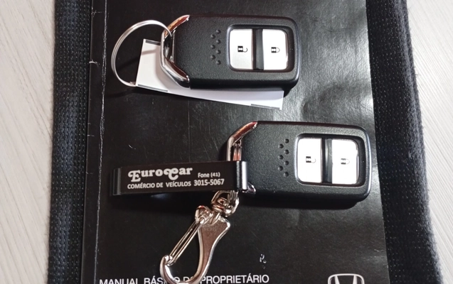 imagem-https://www.socarrao.com.br/sc-vehicle-images-prod/3256491/1787169562876-Q0lUWSBFWEwgMjAyNSAxNy5qcGc.jpg
