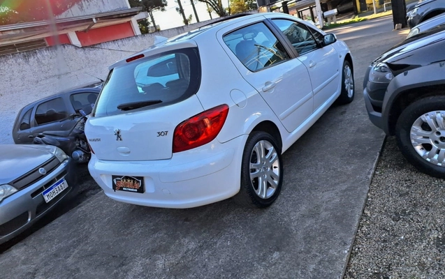 imagem-https://www.socarrao.com.br/sc-vehicle-images-prod/3256609/1786818725359-8_032519.jpg