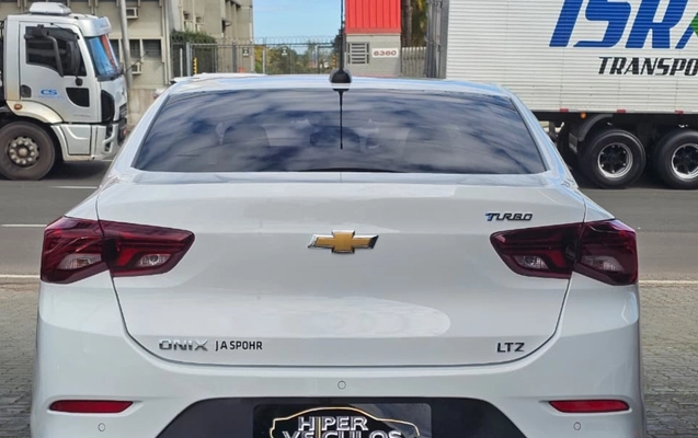 imagem-https://www.socarrao.com.br/sc-vehicle-images-prod/3256639/1786819393596-ZTZlNzY2ZTAtMTNiYy00ZTY2LWExODAtYmUwMmY3NjIwNWM4LmpwZw.jpg