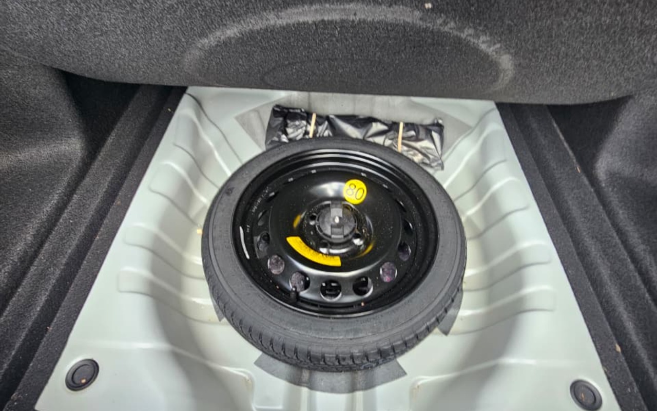 imagem-https://www.socarrao.com.br/sc-vehicle-images-prod/3256639/1786819394073-ZTFhNTE5NTgtMTQ2YS00NjAxLWEzNDctMGJlYjMwMzVkY2UyLmpwZw.jpg