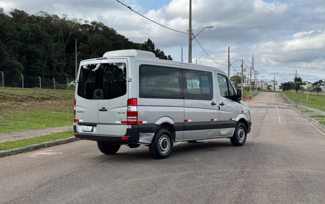 imagem-https://www.socarrao.com.br/sc-vehicle-images-prod/3256658/1788453649954-3178c66c-16b1-475e-82b0-6bd446a0a767.jpg