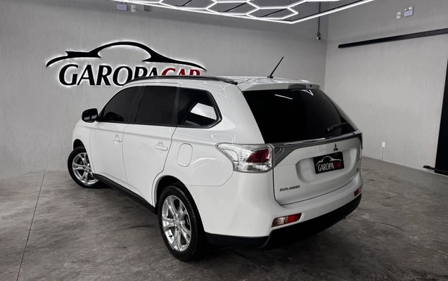 imagem-https://www.socarrao.com.br/sc-vehicle-images-prod/3256817/1786842465415-6e27db401aff42b497fab840bea791bd_1786824932165.jpg