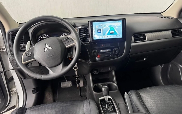 imagem-https://www.socarrao.com.br/sc-vehicle-images-prod/3256817/1786842465419-64c6f0130591434680e8d1766238b0db_1786824932183.jpg
