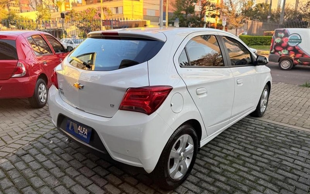 imagem-https://www.socarrao.com.br/sc-vehicle-images-prod/3256873/1787000473700-8382253_2_B_959acab3f5.jpeg