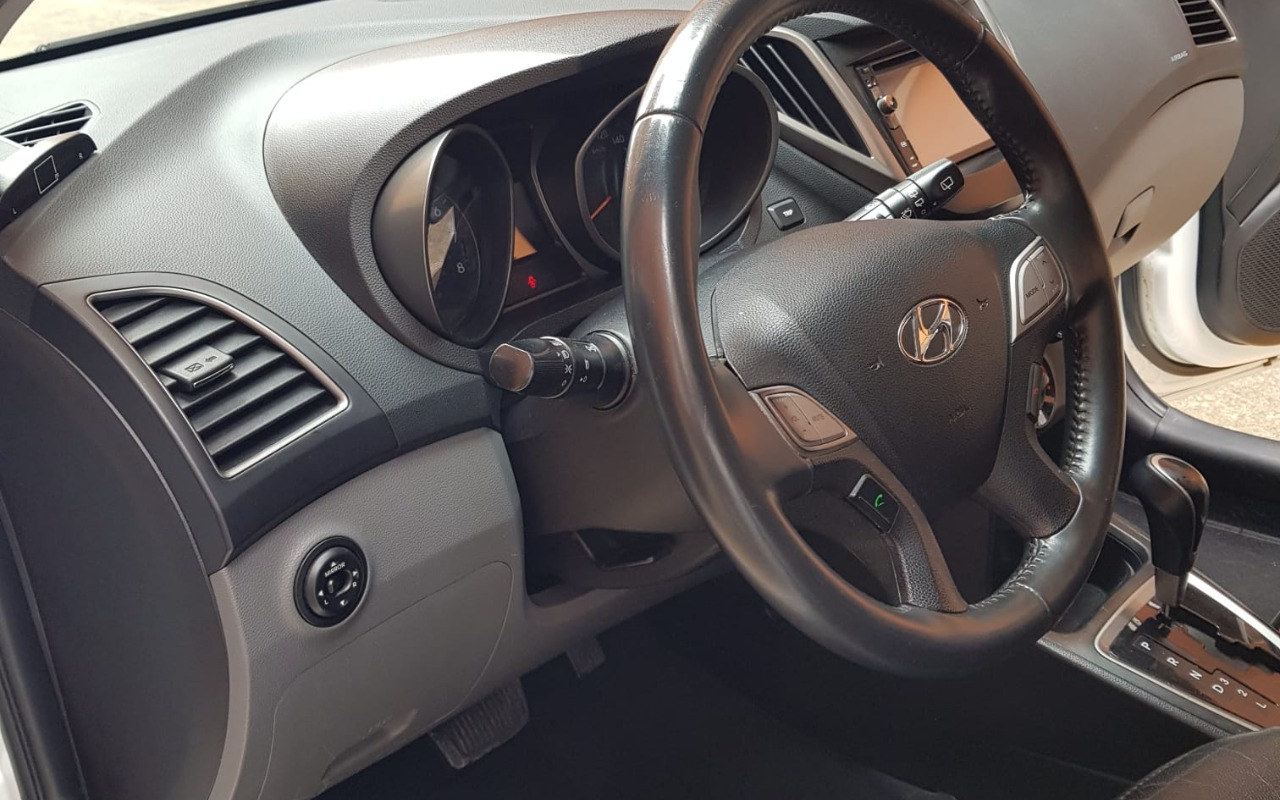 imagem-https://www.socarrao.com.br/sc-vehicle-images-prod/3265117/1786905304506-V2hhdHNBcHAgSW1hZ2UgMjAyNi0wOC0xMyBhdCAxMi4xMS4xMyAoMSkuanBlZw.jpeg