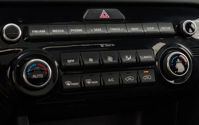 imagem-https://www.socarrao.com.br/sc-vehicle-images-prod/3265135/1786907099019-cba63cb4-3b92-442c-97c0-1d48ed40ad9f.jpg
