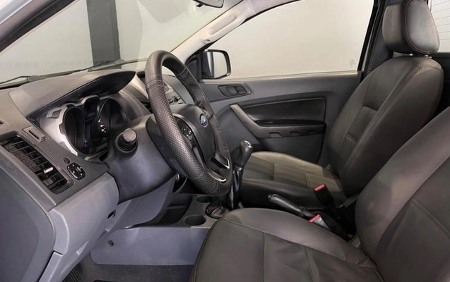 imagem-https://www.socarrao.com.br/sc-vehicle-images-prod/32652/1789661362780-7619470_12_B_0e1fe105e7.jpeg