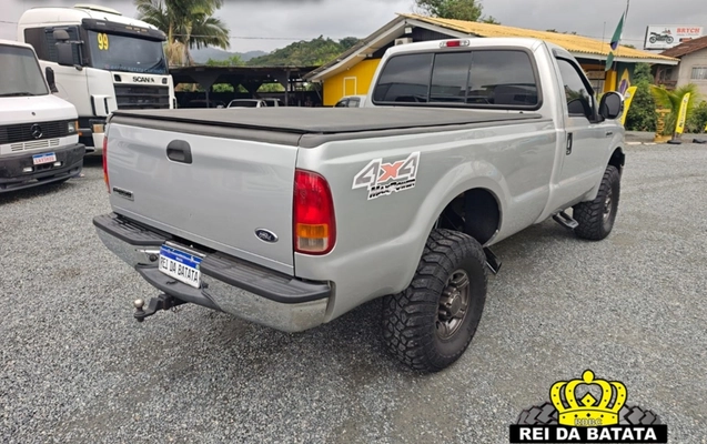 imagem-https://www.socarrao.com.br/sc-vehicle-images-prod/3273233/1786967758115-NS5qcGc.jpg