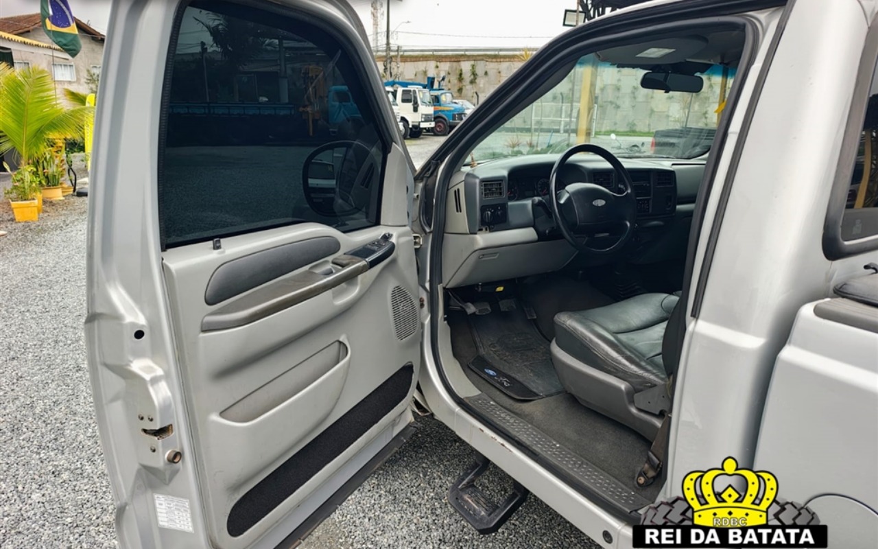 imagem-https://www.socarrao.com.br/sc-vehicle-images-prod/3273233/1786967758232-Ni0xLmpwZw.jpg