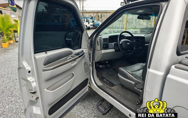 imagem-https://www.socarrao.com.br/sc-vehicle-images-prod/3273233/1786967758232-Ni0xLmpwZw.jpg
