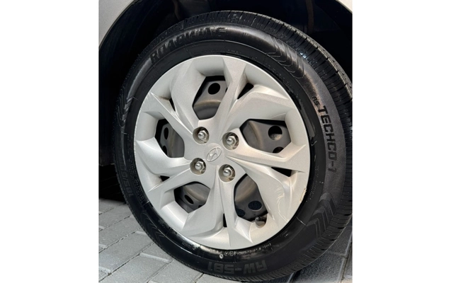 imagem-https://www.socarrao.com.br/sc-vehicle-images-prod/3273717/1786968947240-7_010651.jpg