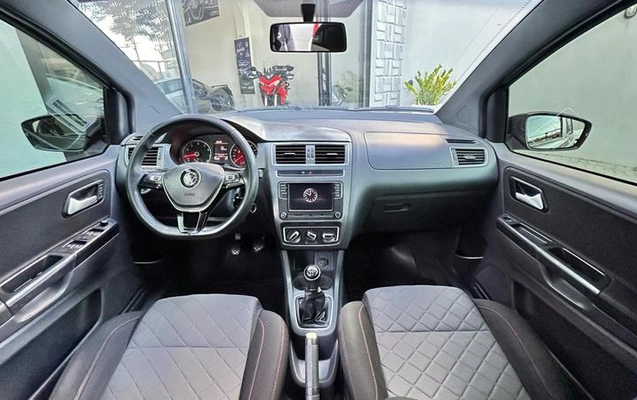 imagem-https://www.socarrao.com.br/sc-vehicle-images-prod/3273867/1789504623191-8023407_11_B_563fe32730.jpeg