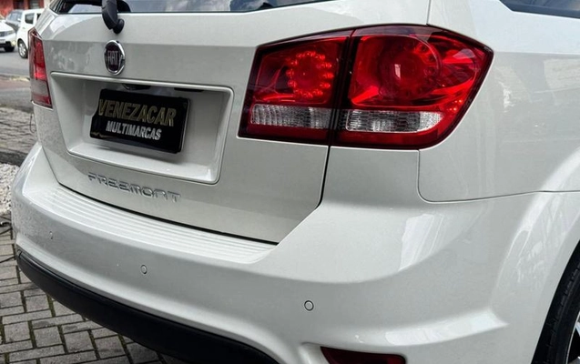 imagem-https://www.socarrao.com.br/sc-vehicle-images-prod/3273987/1786969760151-8166793_15_B_5928d94394.jpeg