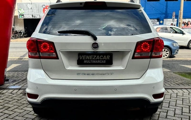 imagem-https://www.socarrao.com.br/sc-vehicle-images-prod/3273987/1786969760152-8166793_15_B_bd23e4a0cb.jpeg
