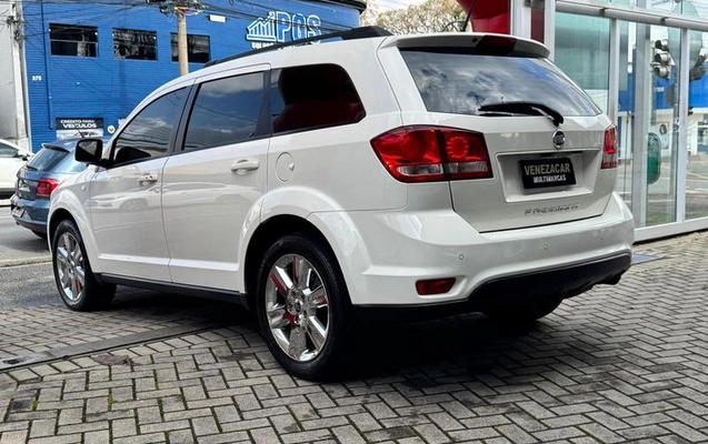 imagem-https://www.socarrao.com.br/sc-vehicle-images-prod/3273987/1786969760153-8166793_15_B_236ddfc8ef.jpeg